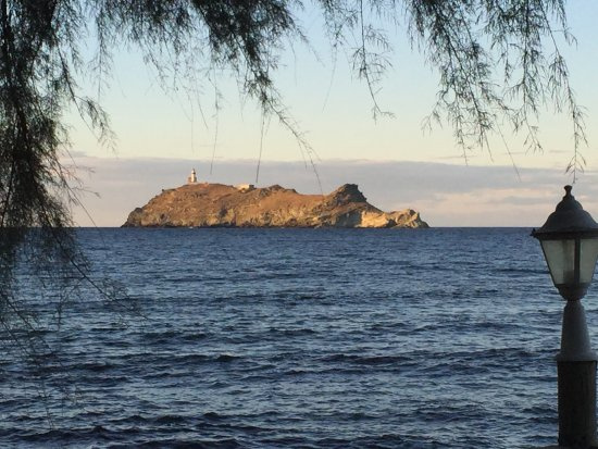 A Vendre Proche Des Plages De Barcaggio Et Tollare Cap Corse Une Maison De Village Avec Vue Sur La Giragli